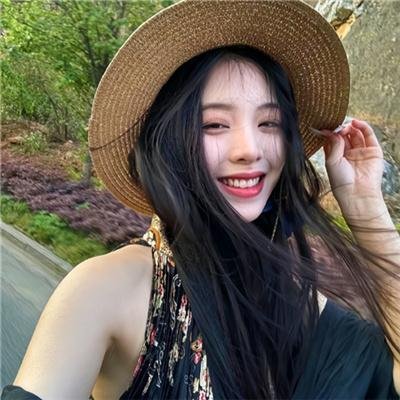 舍努阿山妇女的努巴海报
